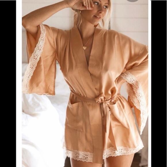 SPELL & THE GYPSY “WILD LOVE" Sandwashed peach Silk & Lace Kimono Robe Tie S/M - Picture 1 of 13